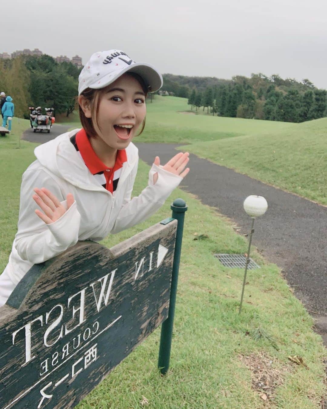 森詩織さんのインスタグラム写真 - (森詩織Instagram)「☺︎﻿ ﻿ ﻿ ひさびさのゴルフ⛳️﻿ 今日はラウンドレッスンでした！﻿ ﻿ 最近はレッスンもコースも出れてなくて﻿ 不安だったけどプロの教え方がうまくてどんどん上達していった👀﻿ ﻿ 最後にはナイスショット打てました🏌️‍♀️❤️﻿ ﻿ ﻿ #ゴルフ﻿ #golf﻿ #ラウンドレッスン﻿」10月16日 17時21分 - mori_shiori