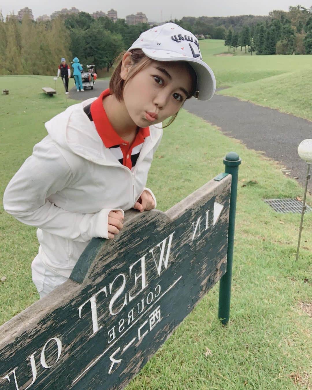 森詩織さんのインスタグラム写真 - (森詩織Instagram)「☺︎﻿ ﻿ ﻿ ひさびさのゴルフ⛳️﻿ 今日はラウンドレッスンでした！﻿ ﻿ 最近はレッスンもコースも出れてなくて﻿ 不安だったけどプロの教え方がうまくてどんどん上達していった👀﻿ ﻿ 最後にはナイスショット打てました🏌️‍♀️❤️﻿ ﻿ ﻿ #ゴルフ﻿ #golf﻿ #ラウンドレッスン﻿」10月16日 17時21分 - mori_shiori