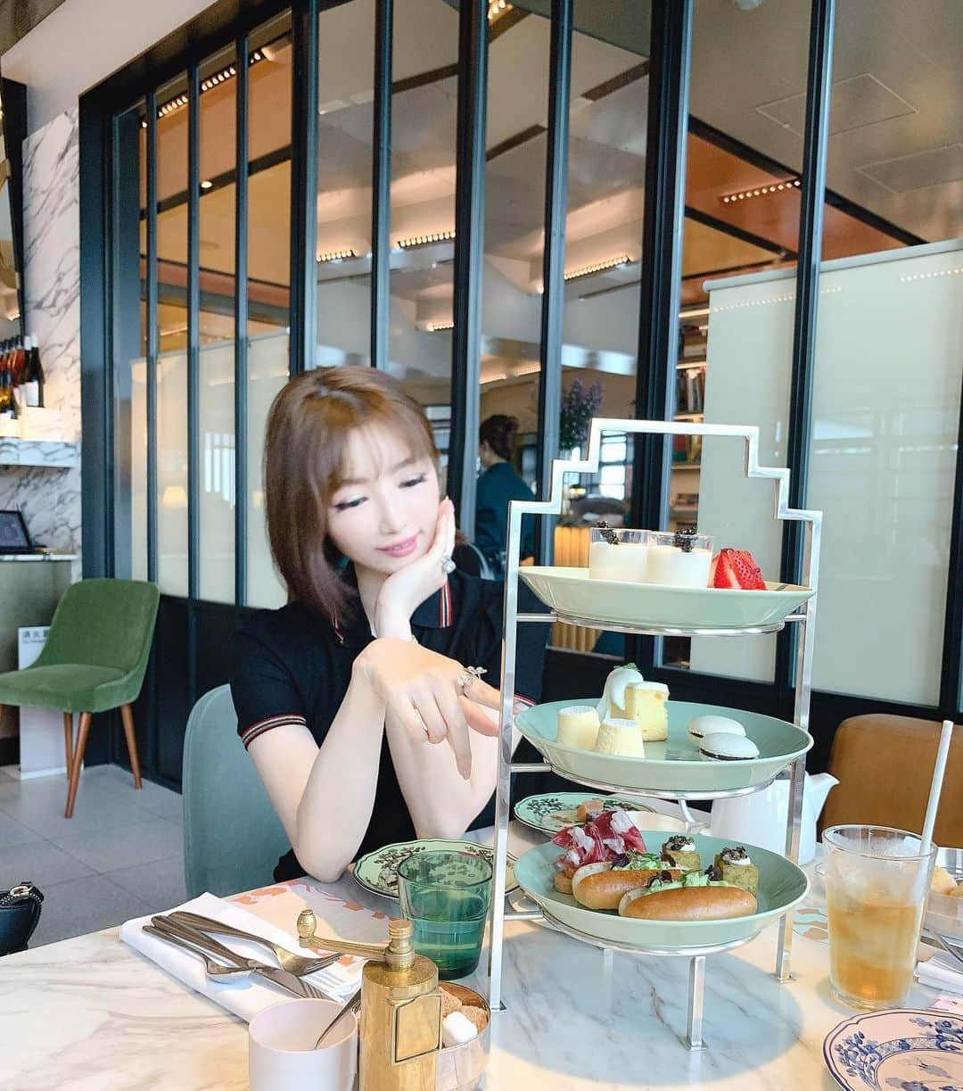 森下悠里さんのインスタグラム写真 - (森下悠里Instagram)「美人CAさんと月一アフティ🍰 - #afternoontea #at #tea #bills」10月16日 17時50分 - yuurimorishita