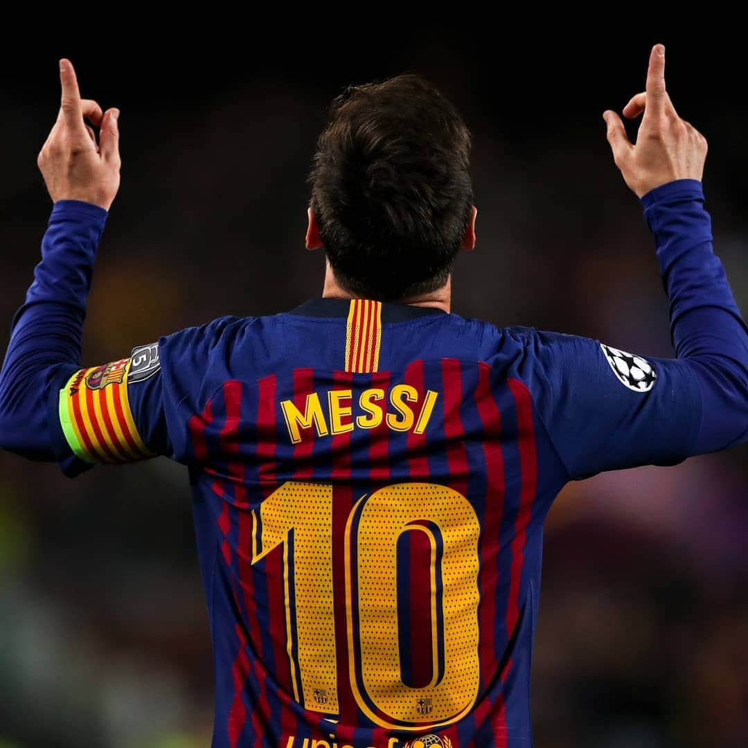 UEFAチャンピオンズリーグさんのインスタグラム写真 - (UEFAチャンピオンズリーグInstagram)「🔵🔴 Messi made his Barcelona debut #OnThisDay in 2004 🤩⁣⁣ ⁣ His record in the #UCL = 👏👏👏⁣ ⁣ ⚽️1⃣1⃣2⃣ 👕1⃣3⃣7⃣⁣ ⁣ 🏆2⃣0⃣0⃣6⃣ 🏆2⃣0⃣0⃣9⃣⁣ 🏆2⃣0⃣1⃣1⃣ 🏆2⃣0⃣1⃣5⃣⁣ ⁣⁣ #Messi #LeoMessi #Barcelona #Barça」10月16日 17時55分 - championsleague