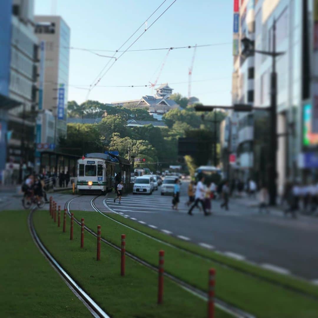 坂ノ上茜さんのインスタグラム写真 - (坂ノ上茜Instagram)「. 先日、実家の方に帰省してました！ 新しく大きな複合施設ができていたり、 熊本城も少しずつ復旧して観覧できるエリアが拡大していたり、 でも変わらない景色もちゃんと残っていて やっぱり熊本は最高でした〜〜 癒されました。 #熊本　#kumamoto」10月16日 18時06分 - sakanoueakane