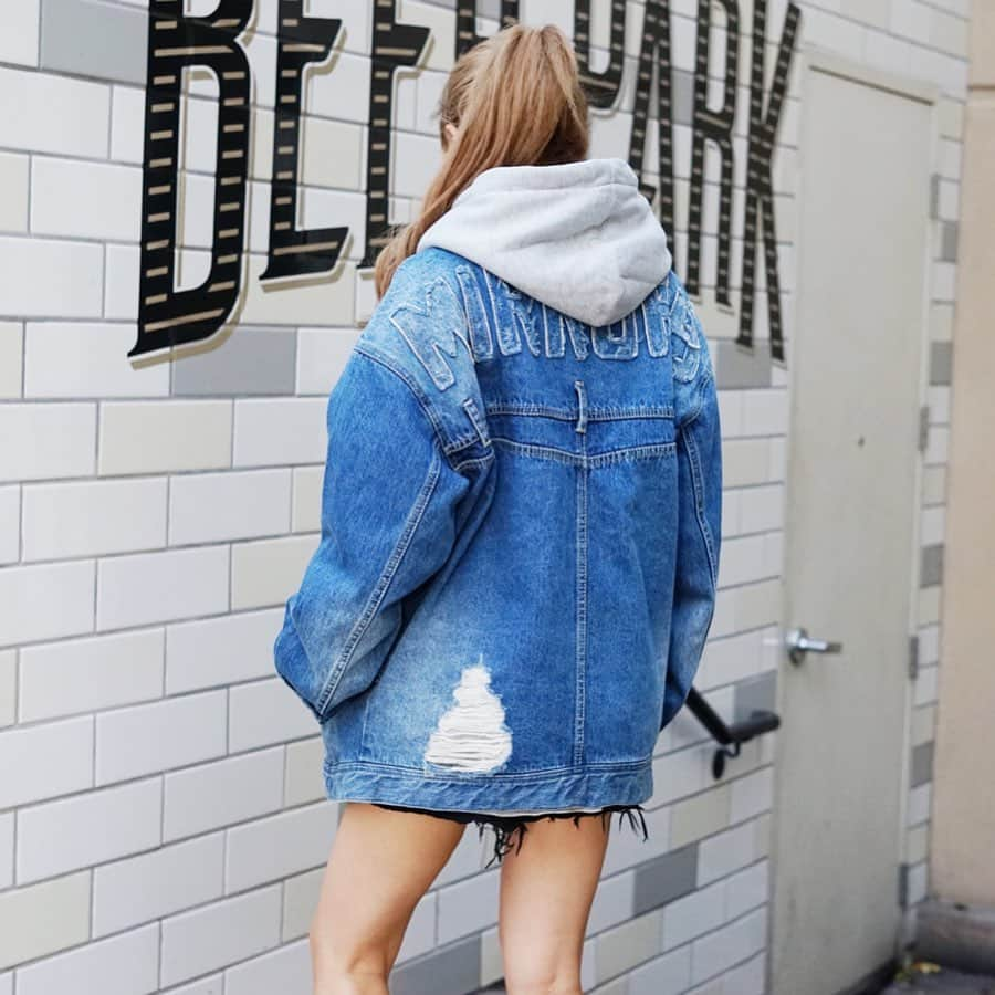 Select Shop MIRROR9さんのインスタグラム写真 - (Select Shop MIRROR9Instagram)「【MIRROR9】 Denim Jacket/BLUE(10/17 20:00〜) Icon Hoodie /GYYL(10/17 20:00〜) model / @pink_mirror9 (158cmM着用) #MIRROR9#ミラーナイン」10月16日 18時41分 - mirror9official