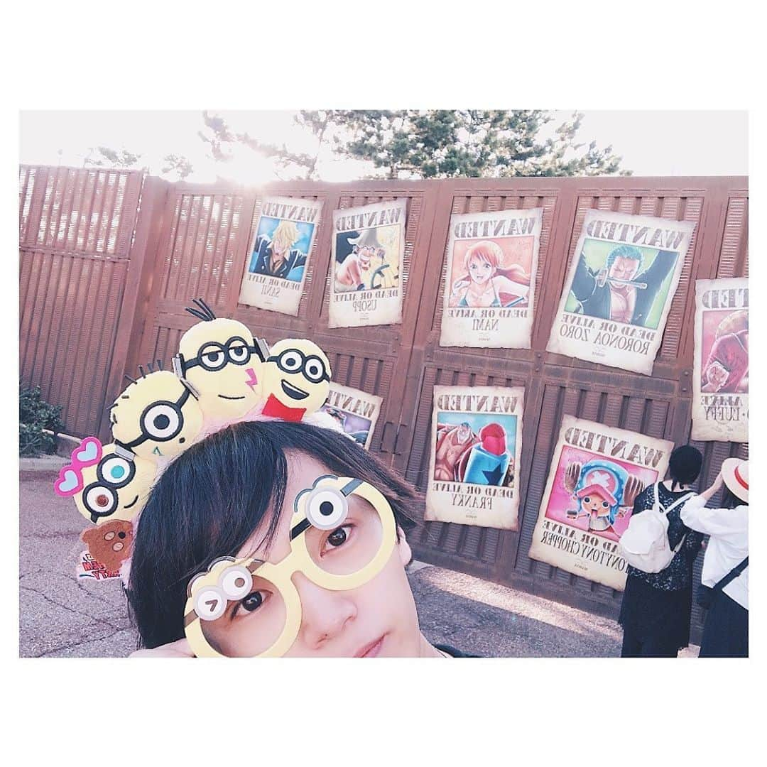 keiyaのインスタグラム：「ユニバ写真残り2枚。ワンピースのとこ行ったけど終わってた悲しみ。  #usj #ユニバ #ミニオン #まだ引っ張る」