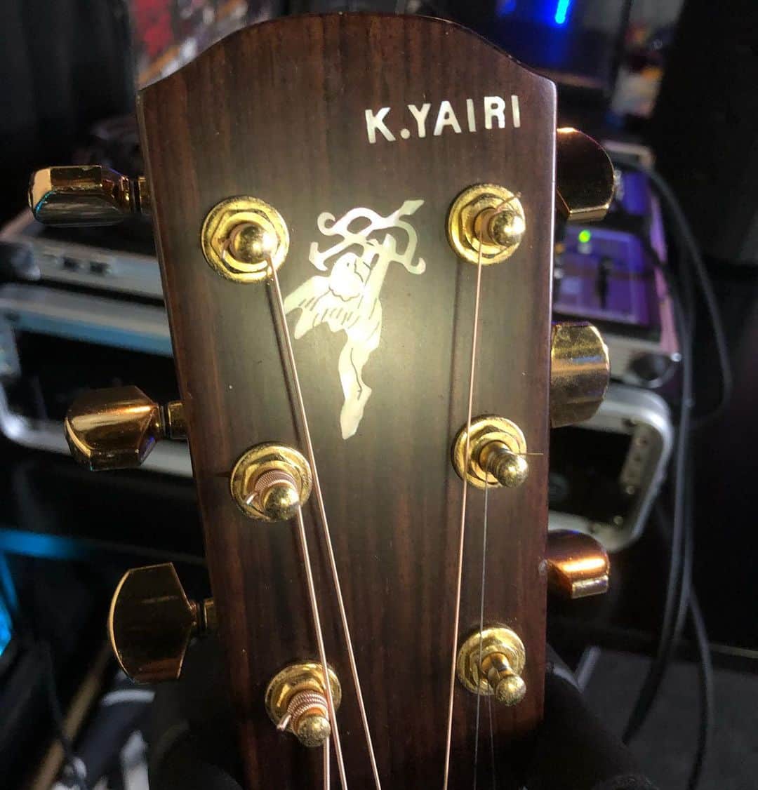 人時のインスタグラム：「弾き語りでは、K.YAIRIさんにお世話になっております♫ 地元の名産です。久しぶりに工場に顔出したいなー。」