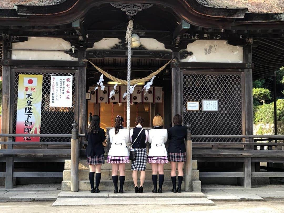 熊崎晴香さんのインスタグラム写真 - (熊崎晴香Instagram)「白髭神社では パワーすごくもらえました😌  そして、 琵琶湖テラスは少し曇ってたけど、途中雲が一瞬なくなって綺麗に見えたよ^ ^  景色が最高でした！ しかし寒かった笑笑  #funfunjapan #滋賀 #白髭神社 #鳥居 #琵琶湖　#琵琶湖テラス #bnk48 #ske48」10月16日 19時18分 - kumakuma9810