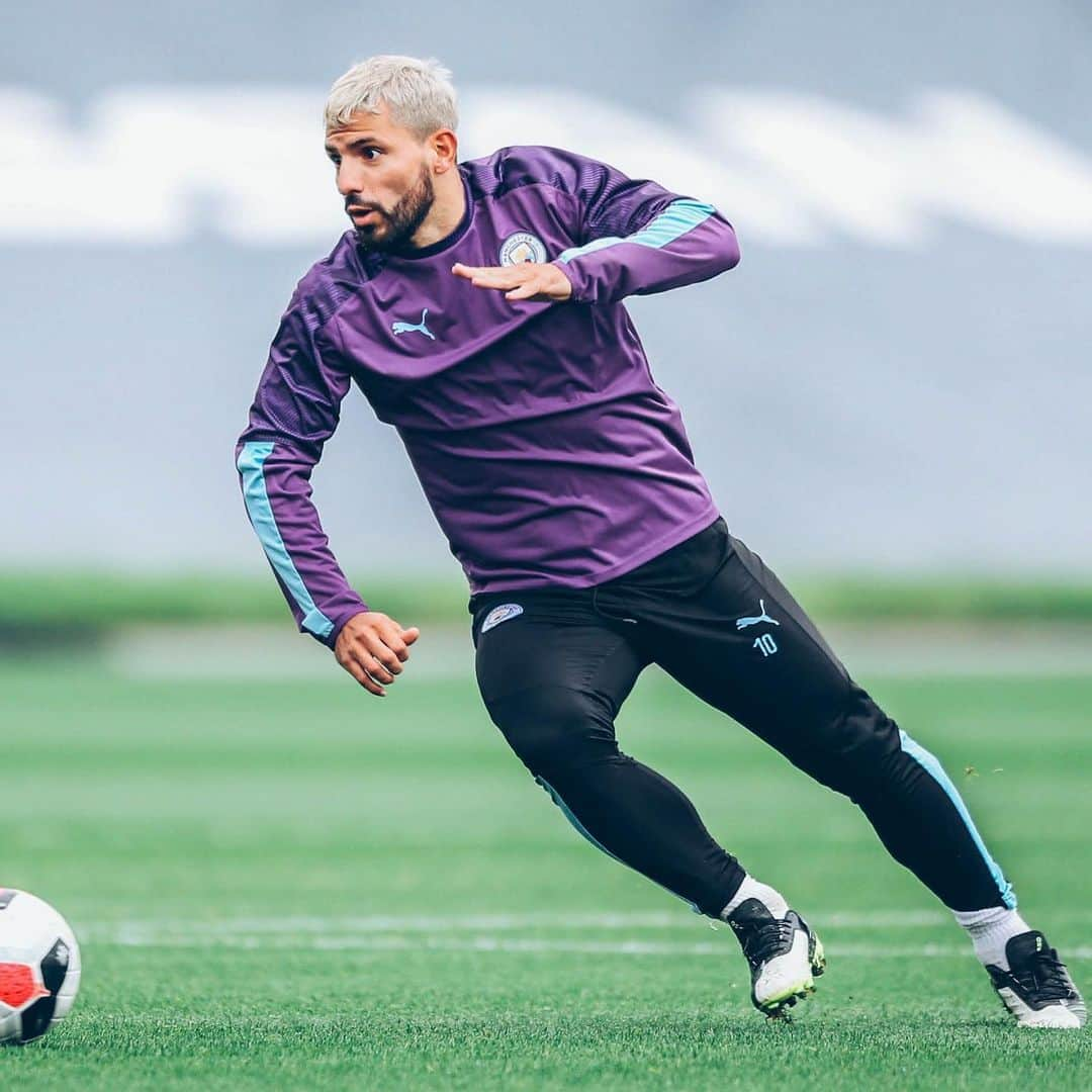 マンチェスター・シティFCさんのインスタグラム写真 - (マンチェスター・シティFCInstagram)「No photos pls 😂📸⠀ ⠀ #ManCity」10月16日 19時50分 - mancity