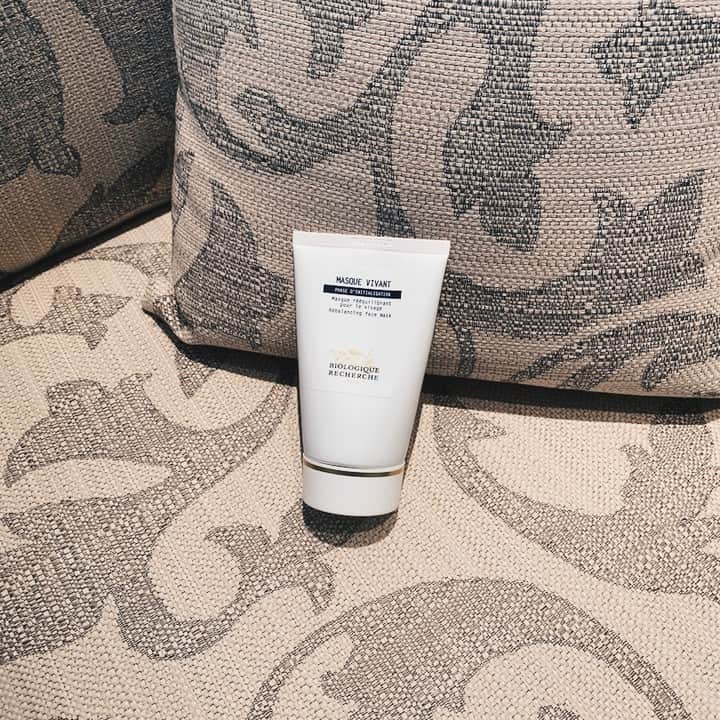 のインスタグラム：「.⁠ Today's recommendation⁠ 「マスクヴィヴァント⁣」♬⁠ ⁣⁠ 気づくとポチッとできてしまっているストレスニキビや⁠ 気になる吹き出物。⁠ デイリーケアでなんとかしたい！⁠ ⁠ そんな肌トラブルに悩む人の味方「マスク ヴィアント」は、皮脂バランスを整えて、肌に活力を与えてくれる⁠ パワフルなマスク。⁠ ⁠ ⁠ 肌を浄化し、毛穴をすっきりと引き締めてくれますよ！⁠ ⁠ 即効性の高いマスクをもっと気軽に、⁠ デイリーケアにぜひ取り入れてみてくださいね！⁠ .⁠ .⁠ ⁠⁠#BiologiqueRecherche ⁣⁣⠀﻿⁠ ⁣#Buildingbetterskin ⁣⁣⠀﻿⁠ #FollowYourSkinInstant⁣⁣⠀﻿⁠ #マスクヴィヴァント⁠ #フェイシャルマスク⁠ ⁣⁣.⠀﻿⁠ #スキンケアのファイナルアンサー⠀⁣⁣⠀﻿⁠ #BIOLOGIQUERECHERCHE ⠀﻿⁠ #ビオロジックルシェルシュ⁣⁣⠀﻿⁠ #瞬間肌#スキンインスタント⠀﻿⁠ ⁠ #thedayspa#ザデイスパ#SPA#スパ#スパトリートメント #メディカルコスメ⁣⠀#医学的アプローチ⁣⁣⠀#クリニック⠀﻿⁠ #スキンケア難民⁣⠀﻿⁠ .⁠ #肌トラブル⁠ #ストレスニキビ⁠ #吹き出物⁠ #毛穴ケア⁠ ⁠#美肌ケア  #美肌男子」