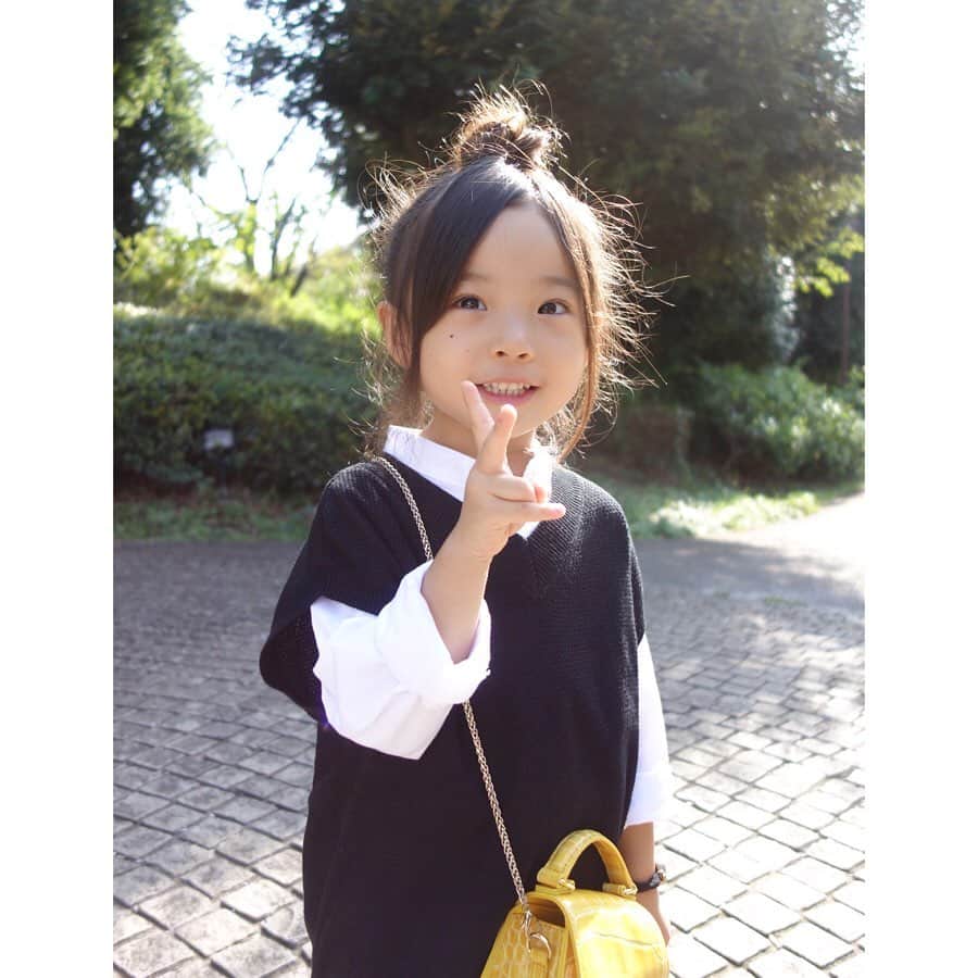 Saraさんのインスタグラム写真 - (SaraInstagram)「. coordinate♡ . ニットベスト&シャツで 秋っぽく🍁 . ビットローファーかわいい🤤 . shirt ▶︎ #devirock  vest ▶︎ #petitmain  pants ▶︎ #devirock loafers ▶︎ #petitmain  bag ▶︎ #jeanasis . #ootd #kids #kids_japan #kids_japan_ootd #kjp_ootd #kidsfahion #kidscode #kidsootd #kidswear #キッズコーデ #キッズファッション #ニットベスト #ビットローファー」10月16日 20時12分 - sarasara718