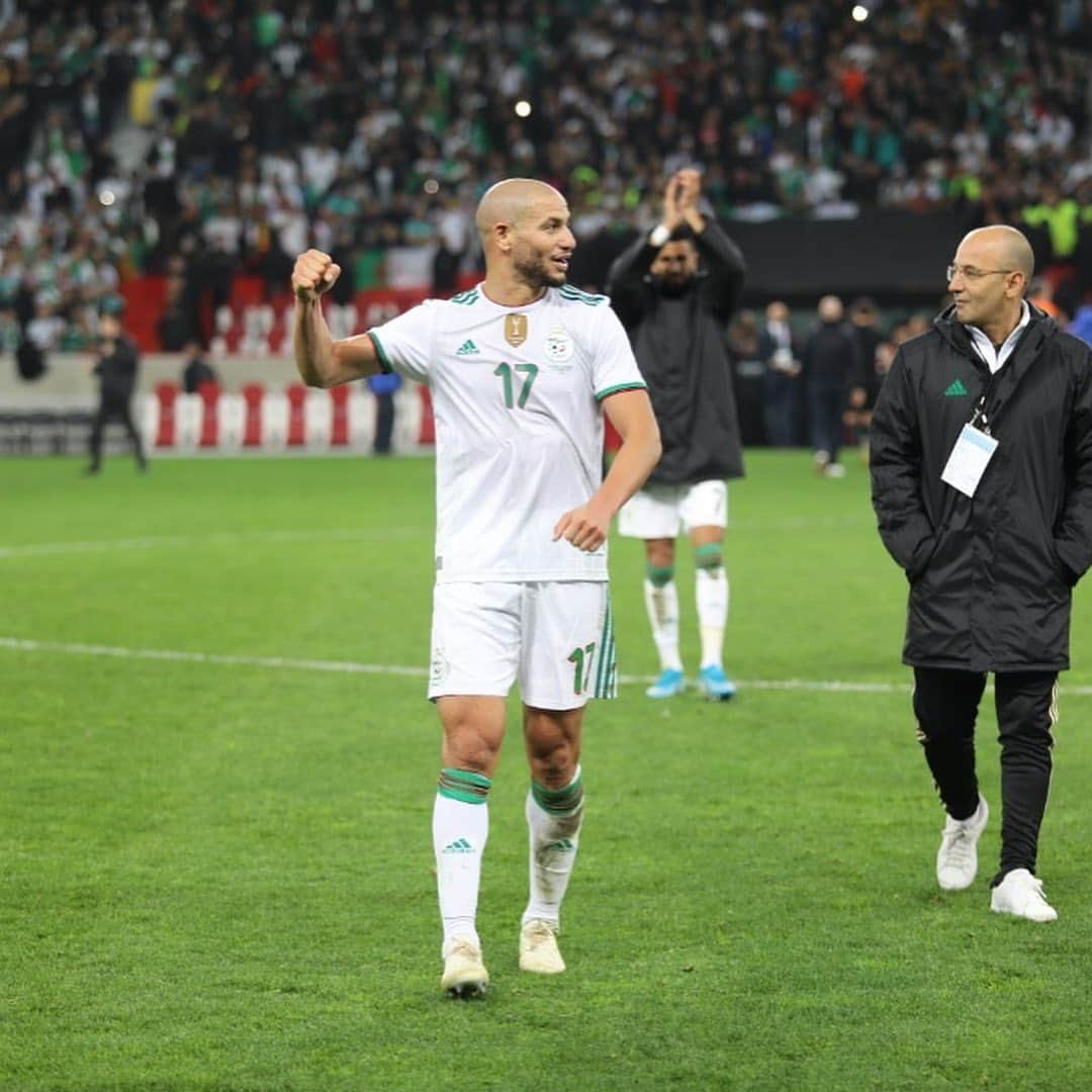 アドレーヌ・グェディウラさんのインスタグラム写真 - (アドレーヌ・グェディウラInstagram)「About last night ... ✨ #Algeria VS. #Colombia  15.10.2019 3-0  #TeamDz #DaBaBa #TiriBark」10月16日 20時09分 - adleneg17