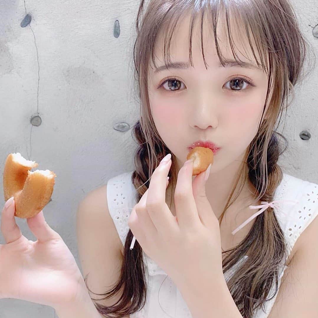 前田渉さんのインスタグラム写真 - (前田渉Instagram)「. . . ツにお菓子与えがち芸人🍩 . . 今日はツのお誕生日だよ〜🎂 すっかりカシュモの顔になりましたね💓 お誕生日おめでとう🎉✨✨ これからもよろしくね😘 . . . . model:ツ #わたるマジック #わたるフィルター #cachecache #cachecacheomotesando #makeup #make #cachecachebutter #ar_magazine #ar #idol #donuts  #美容師 #アレンジ #ドーナツ #メイク #わたアレンジ #表参道 #可愛い #ヘアアレンジ  #アイドル #おフェロ #おさげ #ツインテール #バブみ #うぶバング #ロングヘア #ショコラブラウン #カシュカシュバター #インナーカラー #カシュモ」10月16日 20時55分 - cachetaro