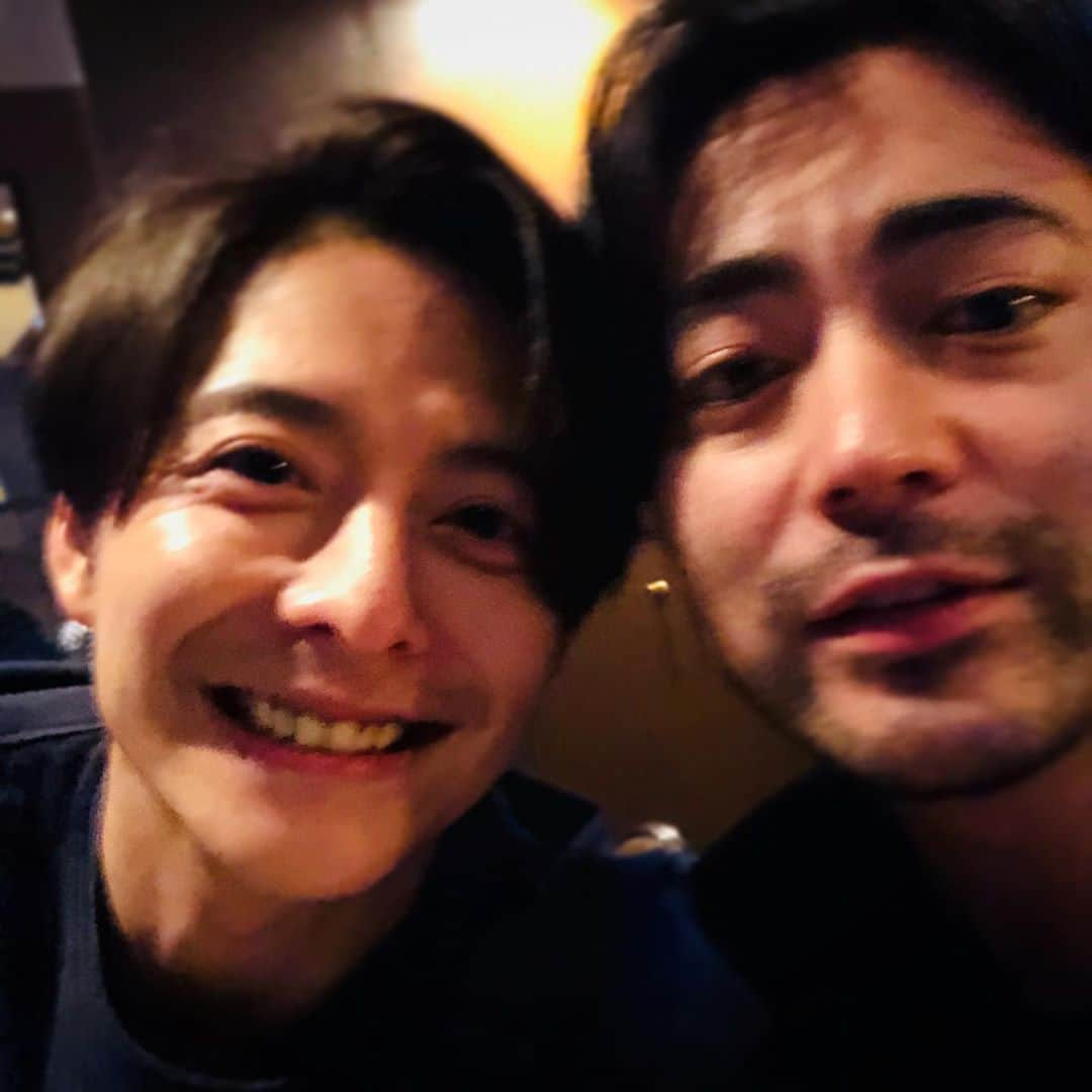 小池徹平さんのインスタグラム写真 - (小池徹平Instagram)「実は出逢って18年くらいのたかゆきくん。 学生時代が懐かしいよー。 束の間のいい時間だ(^^)」10月17日 2時22分 - teppei.koike_official