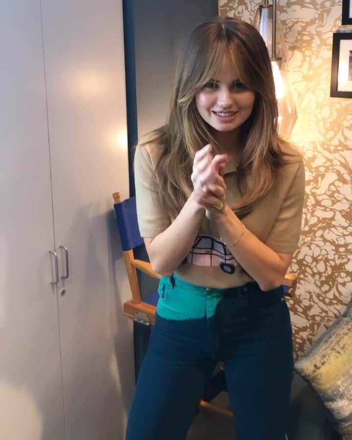 デビー・ライアンのインスタグラム：「aye girl c’mon gimme a smile」