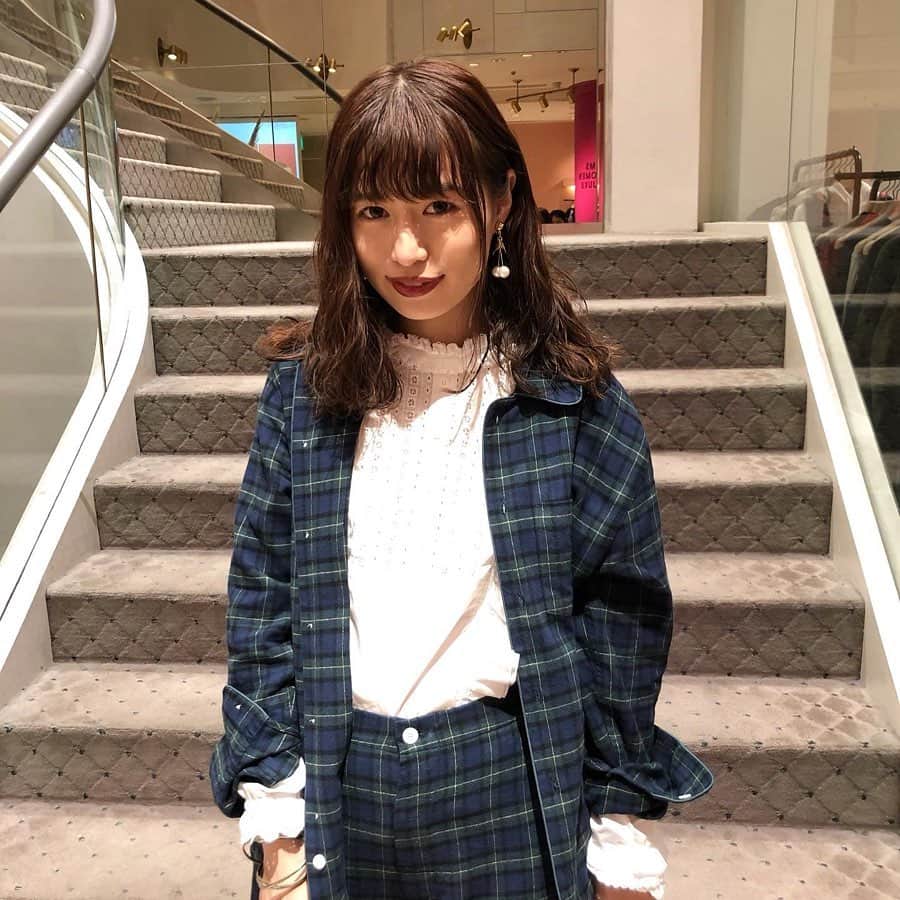 菅野梓のインスタグラム：「@sleepyjones のパジャマとチョコンとしてかわいいBEAMS BOYのさくらんぼイヤリング🍒🍒 . #sleepyjones #torito #beamsboy #beamsplus #パジャマ　#🍒 #kannofuku」