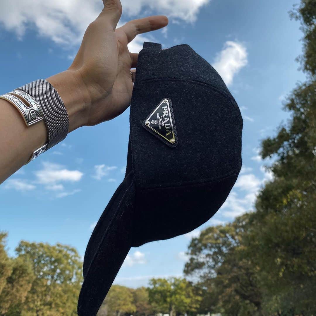 片山良平のインスタグラム：「GET🧢 #prada  #cap」