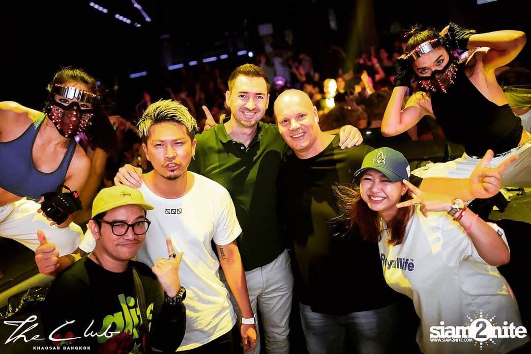 DJ ACEさんのインスタグラム写真 - (DJ ACEInstagram)「🇹🇭﻿ BKK with brothers🤙﻿ And I already in amsterdam!﻿ ﻿ #Thailand #Bangkok #Khaosan」10月16日 21時08分 - ace1djace