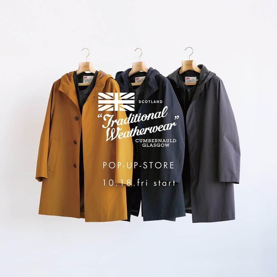 のインスタグラム：「【Traditional Weatherwear - Exclusive Model - 】﻿ ﻿ Traditional Weatherwear史上初となるインナーダウン付きモデルが登場しました。﻿ ﻿ 代名詞的ともいえるモデル｢CHRYSTON｣に、Traditional Weatherwear初となるインナーダウンを着脱可能なダウンライナーとしてセット。﻿ ﻿ また、ライナーでもあるインナーダウンは、単品でも着用可能となっており、コーディネートの幅を広げてくれます。﻿ ﻿ コート本体は防風性と撥水性を備えた生地となっており、前述のインナーダウンの着脱によって、季節・シーンで着まわしを楽しんで頂ける、万能アウターに仕上げました。﻿ ﻿ 一般的なジャケットよりも長めの着丈なので、ビジネスシーンにおいても活躍してくれる一着です。﻿ ﻿ ﻿ Coat : 【Traditional weather wear EX】¥54,000+tax﻿ ﻿ ﻿ ﻿ ﻿ 《POP UP 開催のお知らせ》﻿ 別注コートの販売開始に合わせて、下記店舗では通常コレクションにはないバリエーションを豊富に取り揃えたPOP UPイベントを開催いたします。﻿ ﻿ 《開催店舗》﻿ EDIFICE丸の内店﻿ EDIFICEなんばパークス店﻿ EDIFICE博多店﻿ ﻿ 《開催期間》﻿ 10.18（fri.）〜﻿ ﻿ ﻿ ﻿ ﻿ ﻿ ﻿ ﻿ #edifice #traditionalweatherwear #popup #menscoat #menswear #mensstyle #exclusive #tww #twwchryston #mensouter #wintercoat #linercoat #mensfashion #edifice丸の内 #edificeなんばパークス #edifice博多 #エディフィス #エディフィス別注 #トラディショナルウェザーウェア﻿」