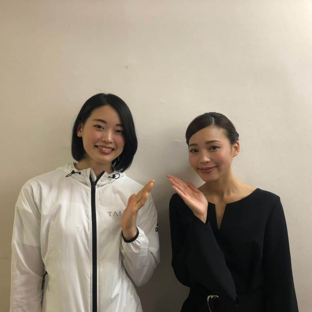 大場美和さんのインスタグラム写真 - (大場美和Instagram)「マツキヨ×Kao×AJINOMOTO 「第28回マツモトキヨシセルフメディケーションフォーラム」 美と健康のエキスパートから学ぶ 今日から始めるワタシ磨き にて健康について普段気をつけていることや、クライミングについてなどお話ししてきました！ いつもAJINOMOTOのアミノバイタルを飲んでいるので、その効果もお伝えできたと思います。 今回ゲストとして登壇していた、渡邊義明さんや和田さん。と写真も撮っていただきました！ 普段YouTubeで見ているお二人だったのでうれすぃー。 お忙しいところありがとうございました。 そして一緒にトークショーしていただいたAJINOMOTOの堺さんありがとうございました！SASUKE頑張ってください！ #マツモトキヨシ #kao #ajinomoto  #tamadic #evolv #adidas #pamo #浜崎治療院」10月16日 21時33分 - miwa_oba