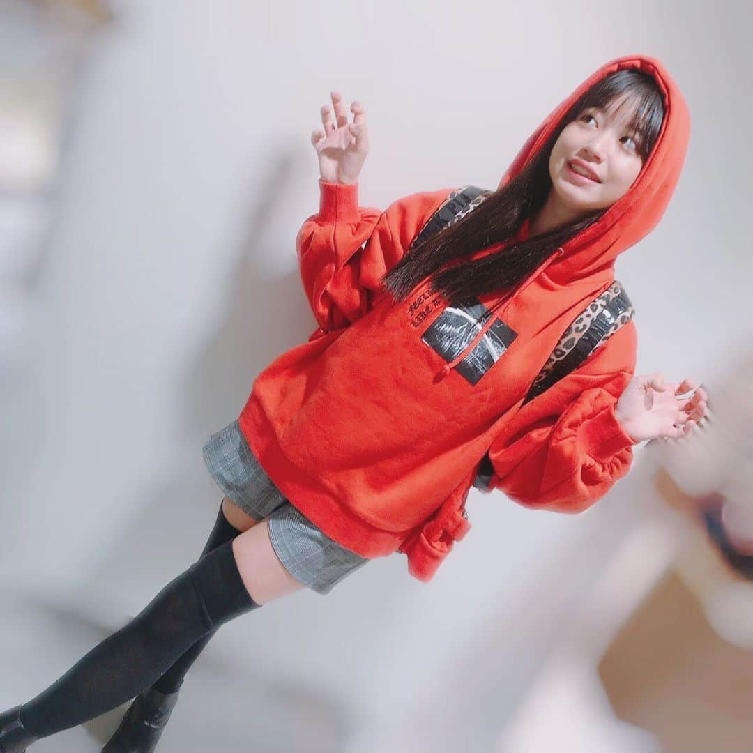 のインスタグラム：「ふふふふーど⸜(๑⃙⃘'ᵕ'๑⃙⃘)⸝⋆* #フード #コーディネート #オレンジコーデ #jk #jk1 #girl #Instagram」