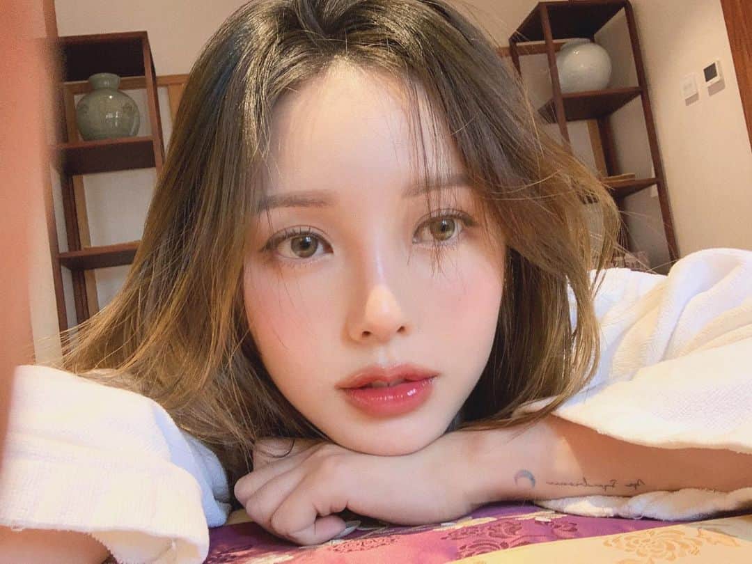 ポニーのインスタグラム：「너무 좋은 곳에서 너무 좋았던 혼자의 하루☁️」