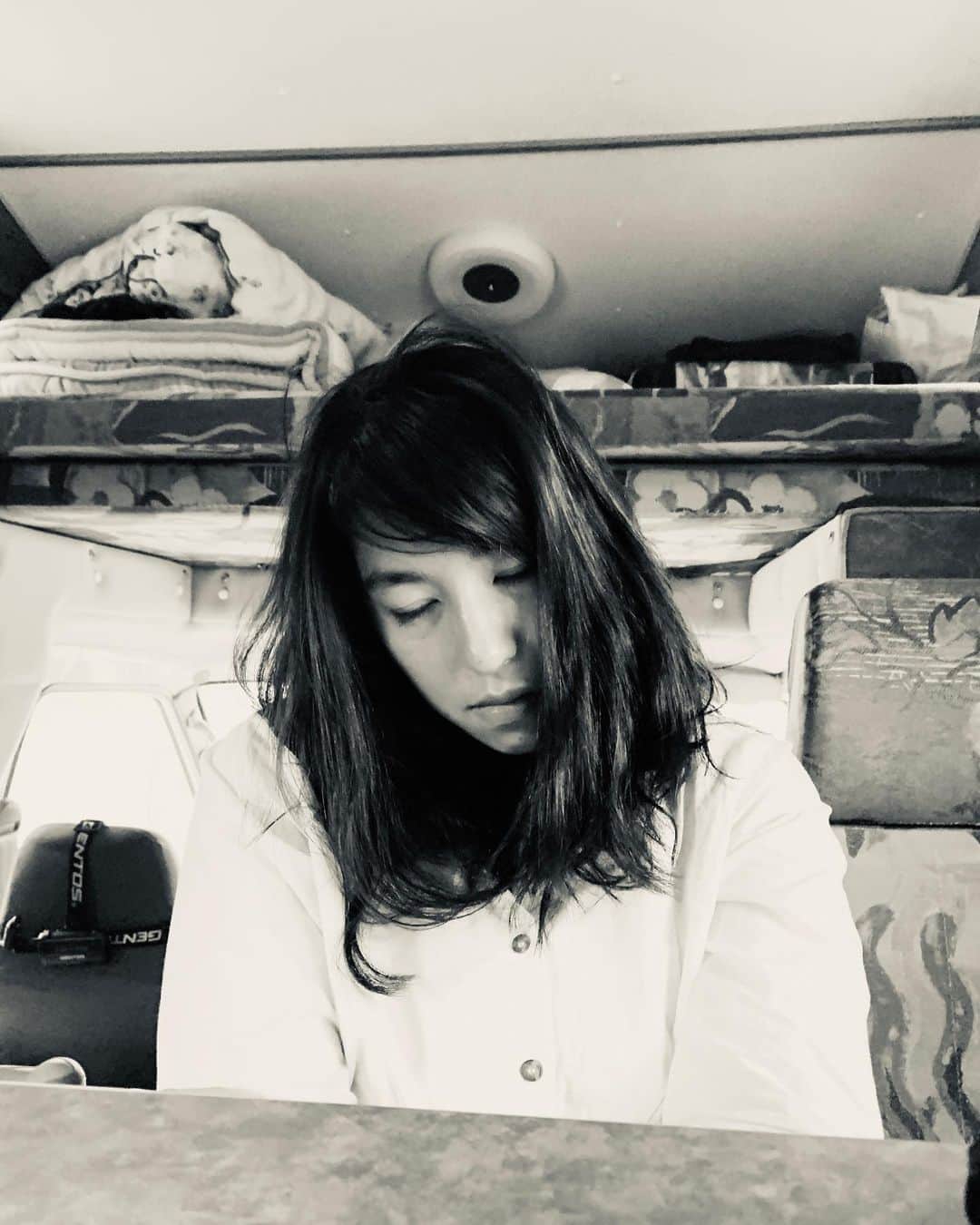 のインスタグラム：「弟のキャンピングカーで飛騨高山への旅。 初めていきました、ずっと行ってみたかった場所でした。 すっかり秋空。 風情ある、ほんとにほんわかする街中。 まだまだ見たいところがたっくさん。 またきます！  #飛騨高山 #daytrip #oldtown #takayamaoldtown #mydaughtertookphoto」