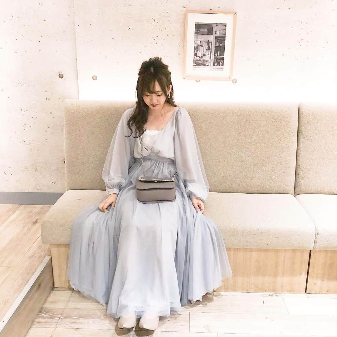 haruさんのインスタグラム写真 - (haruInstagram)「ㅤㅤㅤㅤㅤㅤㅤㅤㅤㅤㅤㅤㅤ ㅤㅤㅤㅤㅤㅤㅤㅤㅤㅤㅤㅤㅤ ㅤㅤㅤㅤㅤㅤㅤㅤㅤㅤㅤㅤㅤ #ootd ㅤㅤㅤㅤㅤㅤㅤㅤㅤㅤㅤㅤㅤ お呼ばれワンピース👗💕 ㅤㅤㅤㅤㅤㅤㅤㅤㅤㅤㅤㅤㅤ 形も色も可愛すぎて一目惚れしたやつです☺🧡 ㅤㅤㅤㅤㅤㅤㅤㅤㅤㅤㅤㅤㅤ @labelleetude_official ので 私は ラフォーレのB0.5Fのところで 購入しましたっっっ(*´˘`*)💕 ㅤㅤㅤㅤㅤㅤㅤㅤㅤㅤㅤㅤㅤ 靴は ベージュ で バッグもベージュのクラッチに しようと思ったけど 2次会だったので かっちりしすぎないように チェーンバッグにしました☺🧡！ ㅤㅤㅤㅤㅤㅤㅤㅤㅤㅤㅤㅤㅤ ㅤㅤㅤㅤㅤㅤㅤㅤㅤㅤㅤㅤㅤ ヘアアレンジは 胸元が開いてるタイプだったので ハーフアップでバランスをとりました🌱 ㅤㅤㅤㅤㅤㅤㅤㅤㅤㅤㅤㅤㅤ ㅤㅤㅤㅤㅤㅤㅤㅤㅤㅤㅤㅤㅤ #harucd ㅤㅤㅤㅤㅤㅤㅤㅤㅤㅤㅤㅤㅤ」10月16日 22時12分 - __haru3