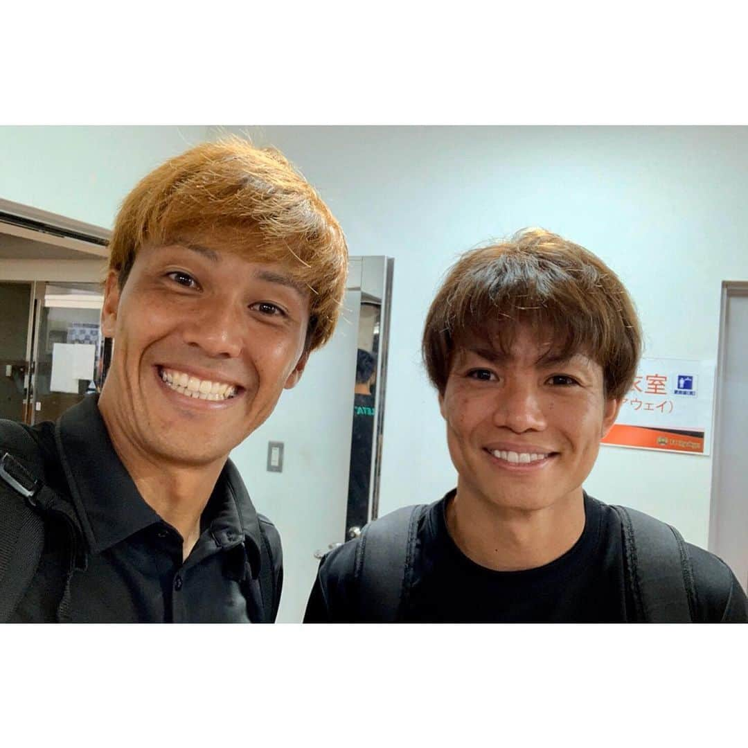 小池純輝さんのインスタグラム写真 - (小池純輝Instagram)「. 愛媛FCで一緒にプレーした慎也さんと✨ 優しい笑顔🥺 #jleague #jリーグ #j2 #東京ヴェルディ #tokyoverdy #verdy #verdyfamily #soccer #football⚽ #football #footballplayer #サッカー #フットボール #小池純輝 #19 #⚽️ #東京 #tokyo #fc琉球 #上原慎也 #愛媛fc」10月16日 22時18分 - junki_koike