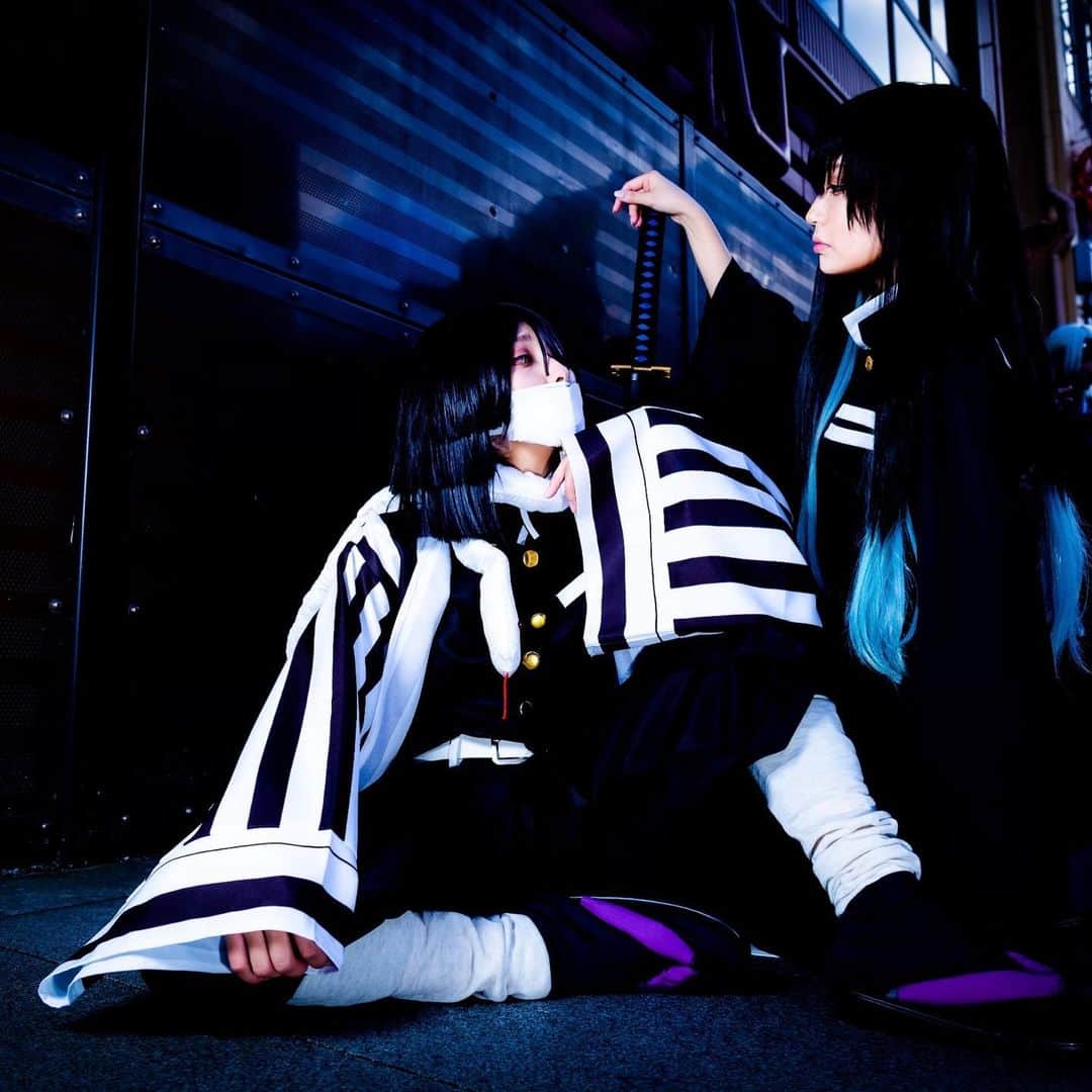 若月雅のインスタグラム：「#道頓堀コスプレ祭 ラスト✨ 今回も沢山データありがとうございました！ 他はTwitterに載せてます(*´ー｀*) 最後の1枚は、一緒に撮って頂いたレイヤー様方と♡ . 次は10/27のアコスタ梅田にて、茶屋町でコスプレします！ 久しぶりの刀剣乱舞・骨喰藤四郎するよー٩( 'ω' )و✨ . #鬼滅の刃コスプレ  #推しが尊い  #cosplaygirl #かまぼこ隊 #集合写真  #カメラマンさんに感謝」