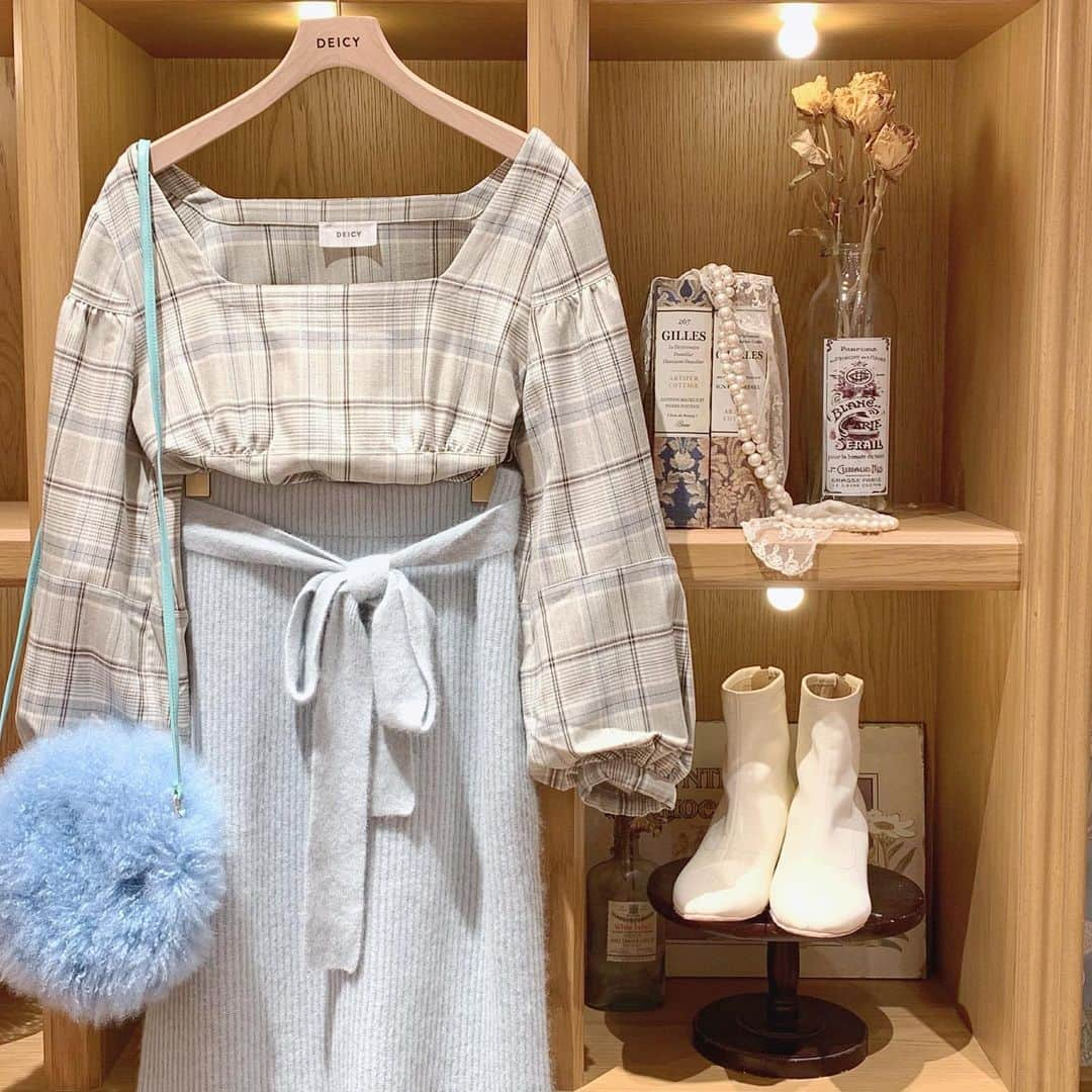 デイシーさんのインスタグラム写真 - (デイシーInstagram)「♡Today's coordinate♡ . . 本日もたくさんのご来店 ありがとうございました😌💓 . ニットフェアも残すところあと3日♩ ぜひこの機会にお近くの店舗に 遊びにいらして下さいね✨ . 可愛いお洋服達と、スタッフ一同 お待ちしています👗💕 . . 〜information〜﻿ DEICY大阪店は館の営業時間に伴いまして﻿ 20(日)は20:30閉店となります。﻿ ﻿﻿ 通常営業時間 ﻿ 11:00〜21:00﻿ ﻿ 10月20日﻿ 11:00〜20:30 . . #deicy #mecouture #deicyosaka #fashion #coordinate #autumn #winter #mint #blue #instasnap #instafashion #cute #デイシー #ミークチュール #ファッション #コーデ #コーディネート #ミント #ブルー #チェック #ニット #秋服 #梅田エスト #梅田est」10月16日 23時02分 - deicy_official