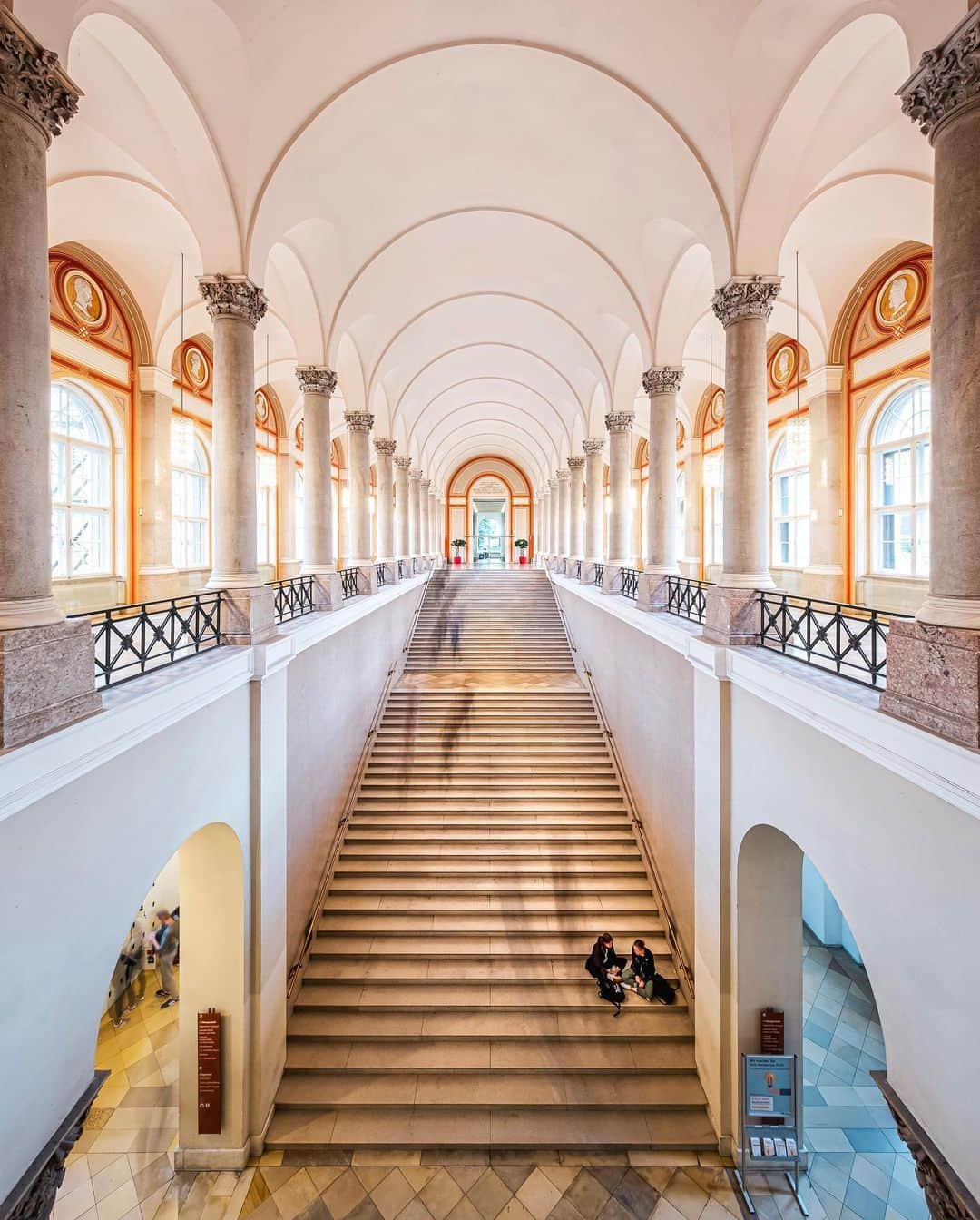 Nicanor Garcíaのインスタグラム：「ArTchitecture | ArTquitectura #nicanorgarcia @travelarchitectures @simplymunich #simplymunich If you like the classic architecture, Munich has many splendid examples #germanytravel @germanytourism  Swipe to see all the photos: . Bayerische Staatsbibliothek @bsbmuenchen #BayerischeStaatsbibliothek #BavarianStateLibrary (1,2,3) . The Residenz @schloesserverwaltung.bayern #schloesserbayern (4,5,6) . Asam Church (7,8,9) . Bayerische Staatsoper Opera House @bayerischestaatsoper #bayerischestaatsoper (10)」