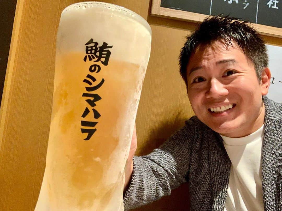 わっきーさんのインスタグラム写真 - (わっきーInstagram)「「マグロで飲食業界を変えていく」 マグロ愛が半端じゃない、神保町にあるマグロ居酒屋。 マグロ全部盛り980円！ これはとにかく食べなきゃダメなやつ。 寿司もかなり本格的で、シャリは赤酢。 本マグロの原価、どうなってるかわからない超オススメのお店でした！  #鮪のシマハラ  #マグロ  #まぐろ  #本マグロ  #本まぐろ  #寿司  #鮨  #海鮮  #ラーメン  #らーめん  #神保町  #神保町グルメ  #神保町飲み  #東京グルメ #youtube #youtuber #わっきーtv #わっきー #食レポ #飯テロ #飯テログラム #飯テロ動画」10月16日 23時13分 - makoto_ishiwaki