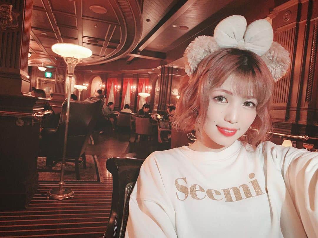 のインスタグラム：「東京ディズニーシーに行ってきました♥ 可愛い子と行くTDSは癒しです. . . . 未来きゅんが沢山写真を撮ってくれたのでいっぱいInstagramにもTwitterにも載せようかな👼🏻 . . #TDS #東京ディズニーシー #シェリダフ #コーデ #未来きゅん天使 #未来きゅんphoto」