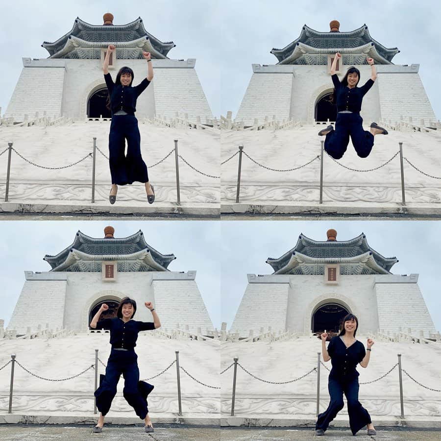 小田飛鳥さんのインスタグラム写真 - (小田飛鳥Instagram)「今日はフライト前に少しだけ台湾観光しました♪ #中正紀念堂 から、#龍山寺 へ…… 歴史を感じつつ、良い気を頂きました🍀 中正紀念堂の前でアイドルジャンプ！笑 大好きなスタッフさん達と思い出も作れて、楽しかったです♬ #台湾 #taipei #taiwan」10月16日 23時25分 - asuka_oda_0320