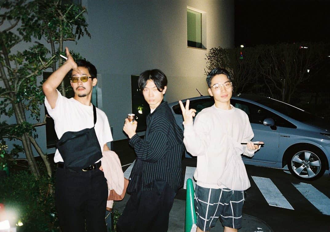 SIRUPのインスタグラム：「✌🏻🤟🏻🖐🏻👌🏻」