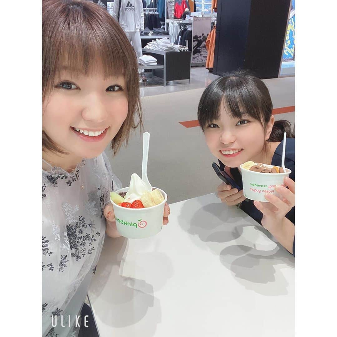 寺下智香（プロボウラー）さんのインスタグラム写真 - (寺下智香（プロボウラー）Instagram)「#泉大津フタバボウル 様 #関大前フタバボウル 様 #コロナキャットボウルららぽーと沼津店　様 #富士パークレーンズ 様  久留米から始まった長いチャレンジツアーも無事終わりました✨ たくさんのご参加ありがとうございました😊 またお会いしましょう‼️. . #チャレンジ前に #なっぴーとデート💓 #尾上萌楓プロ #高田浩規プロ  #寺下智香 #プロボウラー #チャレンジマッチ #スガイディノス #サンブリッジ #飯田通商」10月16日 23時28分 - chika507