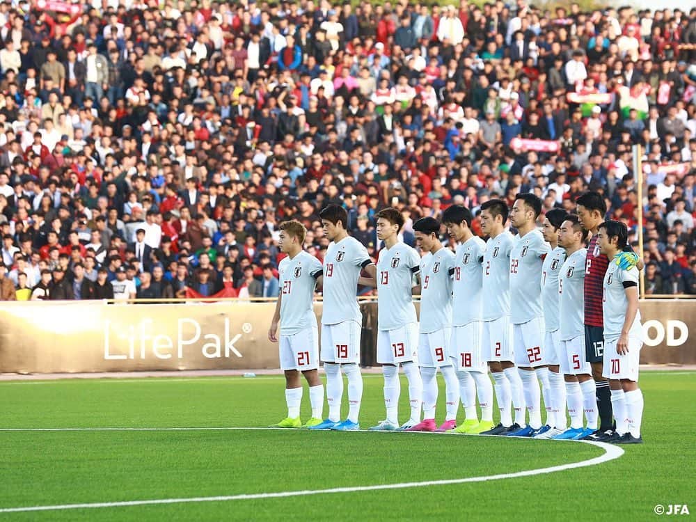 日本サッカー協会さんのインスタグラム写真 - (日本サッカー協会Instagram)「📸Match photos｜#SAMURAIBLUE は10/15、タジキスタンと対戦し3-0で勝利しました。試合前には、台風19号で犠牲になられた方々に対し黙祷をささげました。 ・ #daihyo #SAMURAIBLUE #新しい景色を2022 ―――――――――――――――――― 2022FIFAワールドカップカタールアジア2次予選 #SAMURAIBLUE🇯🇵3-0🇹🇯タジキスタン ⚽53分,56分 #南野拓実 ⚽82分 #浅野拓磨 ・ 📅10/15(火) 21:15KO 📍Republican Central Stadium 📺テレビ朝日系列で全国生中継 ・ 👉大会情報はJFA.jpへ ――――――――――――――――――」10月16日 23時35分 - japanfootballassociation