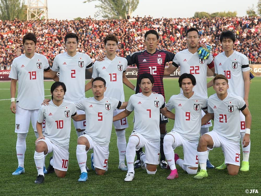 日本サッカー協会さんのインスタグラム写真 - (日本サッカー協会Instagram)「📸Match photos｜#SAMURAIBLUE は10/15、タジキスタンと対戦し3-0で勝利しました。試合前には、台風19号で犠牲になられた方々に対し黙祷をささげました。 ・ #daihyo #SAMURAIBLUE #新しい景色を2022 ―――――――――――――――――― 2022FIFAワールドカップカタールアジア2次予選 #SAMURAIBLUE🇯🇵3-0🇹🇯タジキスタン ⚽53分,56分 #南野拓実 ⚽82分 #浅野拓磨 ・ 📅10/15(火) 21:15KO 📍Republican Central Stadium 📺テレビ朝日系列で全国生中継 ・ 👉大会情報はJFA.jpへ ――――――――――――――――――」10月16日 23時35分 - japanfootballassociation