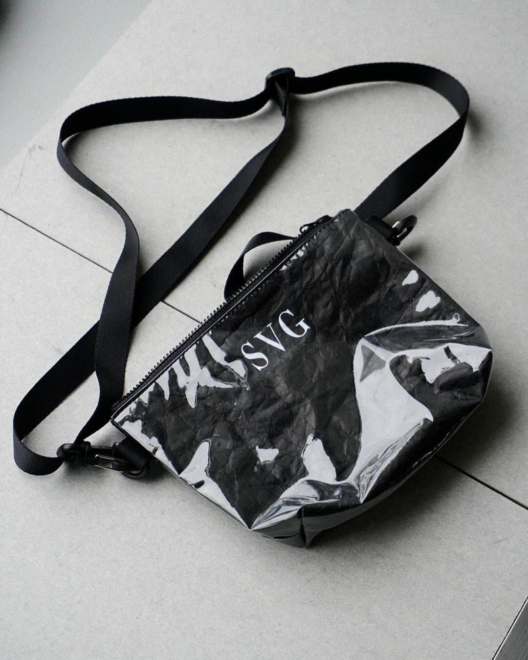 向井太一さんのインスタグラム写真 - (向井太一Instagram)「【ツアーグッズ公開！】﻿ ﻿ ONE MAN TOUR 2019 –SAVAGE- Official Goods④﻿ ﻿ 「SAVAGE」Bag ¥2,500﻿ ﻿ ﻿ TOUR各会場にてグッズの先行販売を行います。﻿ ﻿ 〈先行販売予定時間〉﻿ 10月18日(金) 愛知県 THE BOTTOM LINE 17:00~18:00﻿ 10月22日(火•祝) 大阪府 なんばHatch 16:30~17:45﻿ 10月25日(金) 福岡県 DRUM LOGOS 17:00~18:00﻿ 11月3日(日)  宮城県 Rensa 16:00~17:15﻿ 11月10日(日) 北海道 札幌PENNY LANE24 16:30~17:15﻿ 11月14日(木) 東京都 Zepp Tokyo 16:30~17:45﻿ ﻿ ※グッズ先行販売はチケットをお持ちでない方もご購入頂けます。﻿ ※先行販売の時間は当日の状況により変更となる場合がございます。﻿ ※無くなり次第販売終了とさせていただきます。」10月17日 0時03分 - iamtailjp