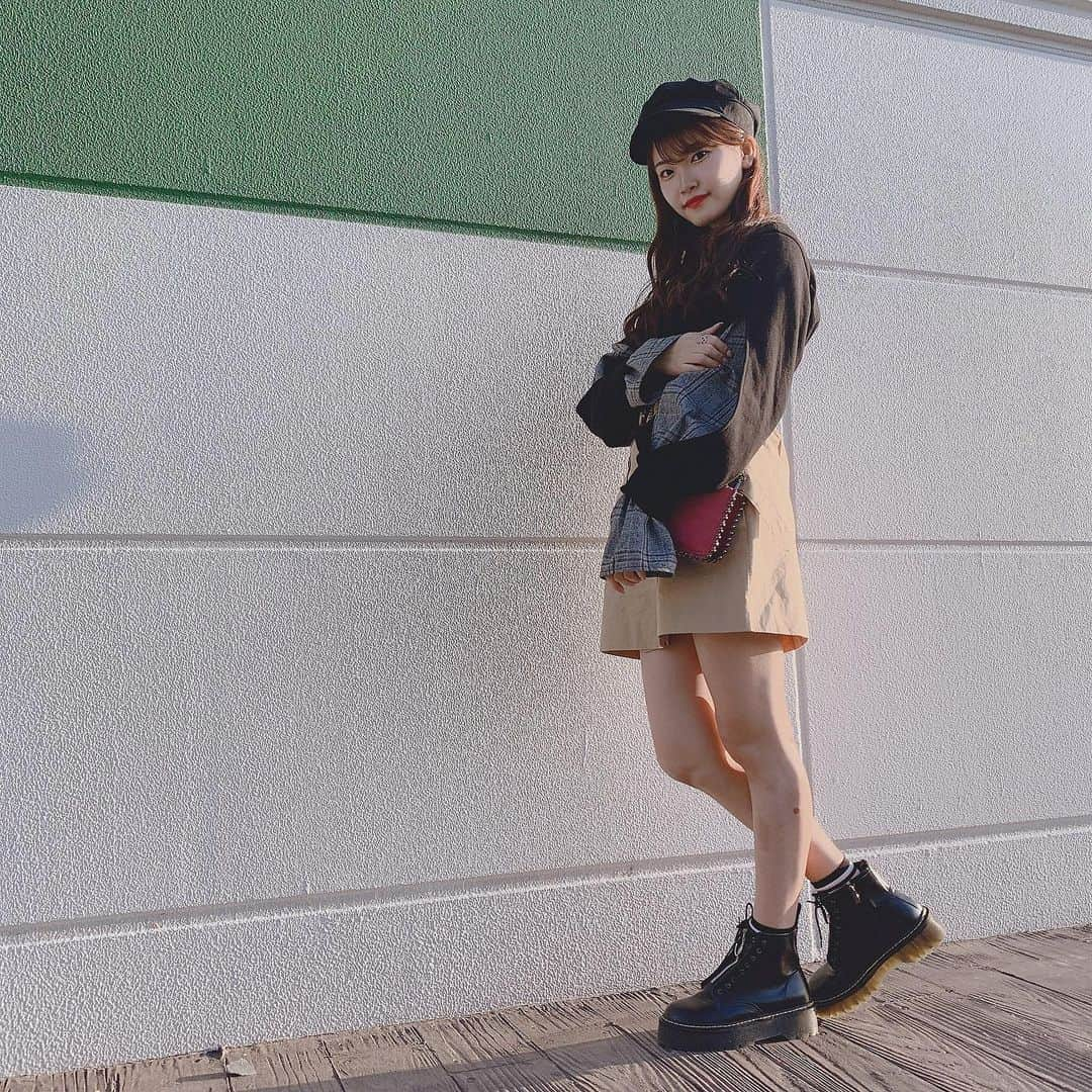 平田詩奈さんのインスタグラム写真 - (平田詩奈Instagram)「﻿ トレンチスカート🧸﻿ ﻿ 新しいブーツおきにいり❤︎"﻿ ﻿ ﻿ #しいなのワードローブ」10月17日 0時03分 - shiina__0822