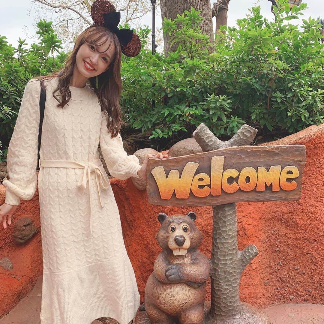 あかねぴさんのインスタグラム写真 あかねぴinstagram ディズニーコーデ 一気に寒くなってびっくり ニットワンピースは Miia Official もうニットが着れちゃう時期になった 10 15発売のエンジェルワンピースは 着心地は楽チンなのに