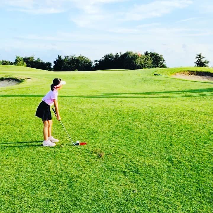 フロリダさえさなのインスタグラム：「上のレベルのクラスまであと1打。惜しかった。ゴルフのおかげで集中力がついてきた気がする。」