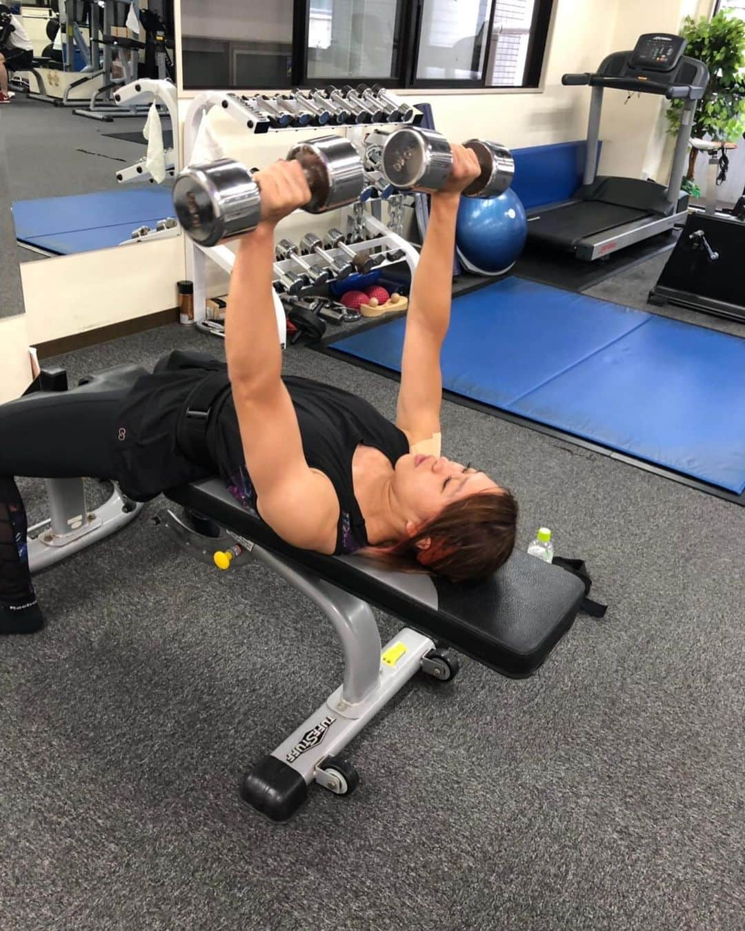 朱里さんのインスタグラム写真 - (朱里Instagram)「トレーニング終わりましたー🧡 眠い💦  #training #gym #gymgirl  #fitness #fit #muscle #body #diet #トレーニング　#ジム　#フィットネス」10月17日 11時05分 - syuri_official