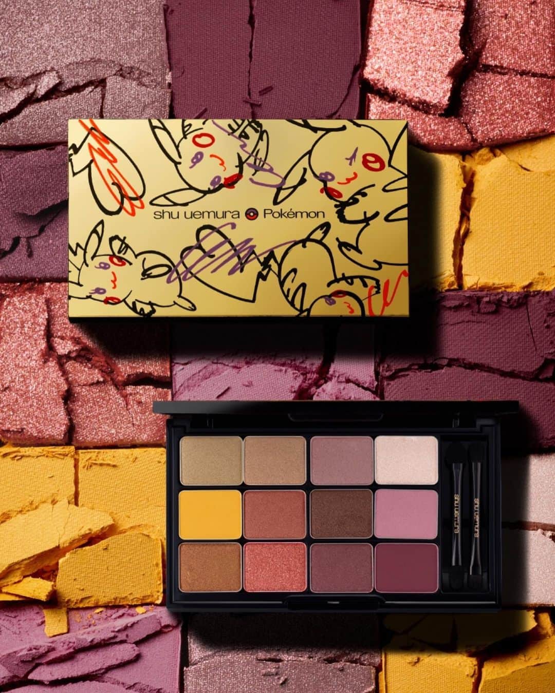 ミーシャ・ジャネットのインスタグラム：「The story behind the shot: the idea was that pikachu ‘s tail pika pika-ed the palette and broke the pans 😂⚡️⚡️⚡️⚡️💕 Pokémon x Shu Uemura pre sale starts tomorrow online! @shuuemura  Creative #mishajanette  Production #TOTTEOKIpro team Photo Kazuya Aoki Set @nazzzzna  Animation @simone_inc . . . ©︎pokemon 2019 #pikashu #pokemon #pikachu #shuuemura #comseticstyling #cosmeticphotography #eyeshadowtexture #creativeagencytokyo #beautyadvertising #ピカシュウ　#シュウウエムラ」