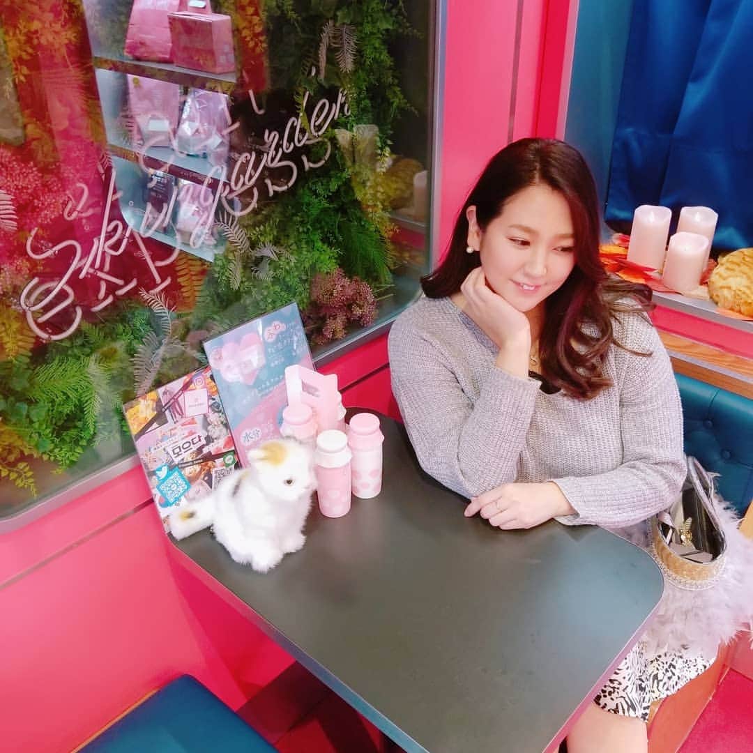 うさまりあのインスタグラム：「． ． 昨日は森崎アリス(@morisaki_alice )氏と試写会にいき、そのあとお買い物とランチしたー☺🎵 ． ．  #ootd  #code #うさまりあ #ぽっちゃりモデル  #大きいサイズ #ぽっちゃりコーデ  #ぽっちゃり女子 #プラスサイズ #プチプラ #ラファーファ #グラマープリンセス」