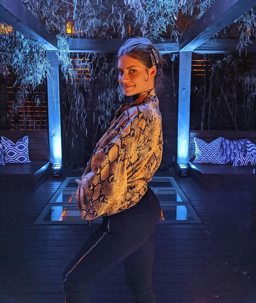 Hannah Stockingのインスタグラム：「#ad New phone, old phone #pixel4 #madebygoogle」