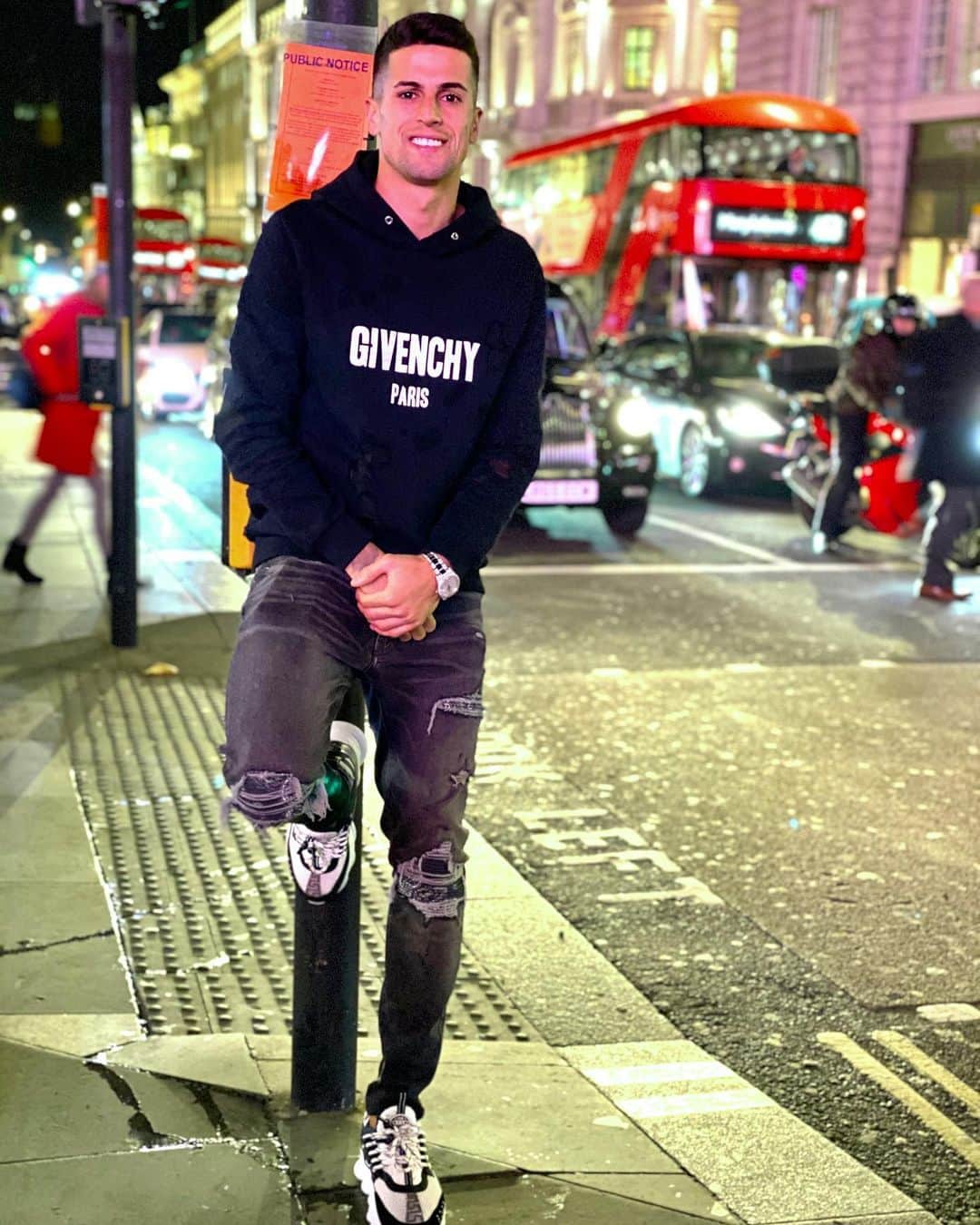 ジョアン・カンセロのインスタグラム：「London 📍🇬🇧 #mommyblessme」