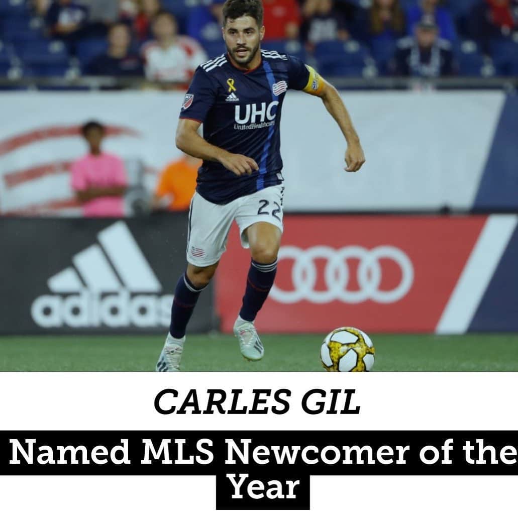 カルレス・ヒルのインスタグラム：「Muy feliz por ser elegido newcomer of the year, gracias a todos los que me han votado, a los fans, al club y sobre todo al cuerpo técnico y a mis compañeros, este premio representa la espectacular segunda vuelta que hemos hecho! Queda lo mejor, vamos! @nerevolution」