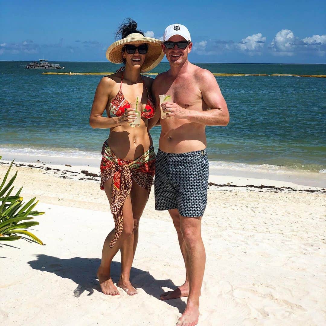 ルーク・ドナルドのインスタグラム：「The pasta and gelato from last week affected one of us more than the other! @dianedonald #R&R #lovethisone #miamore」