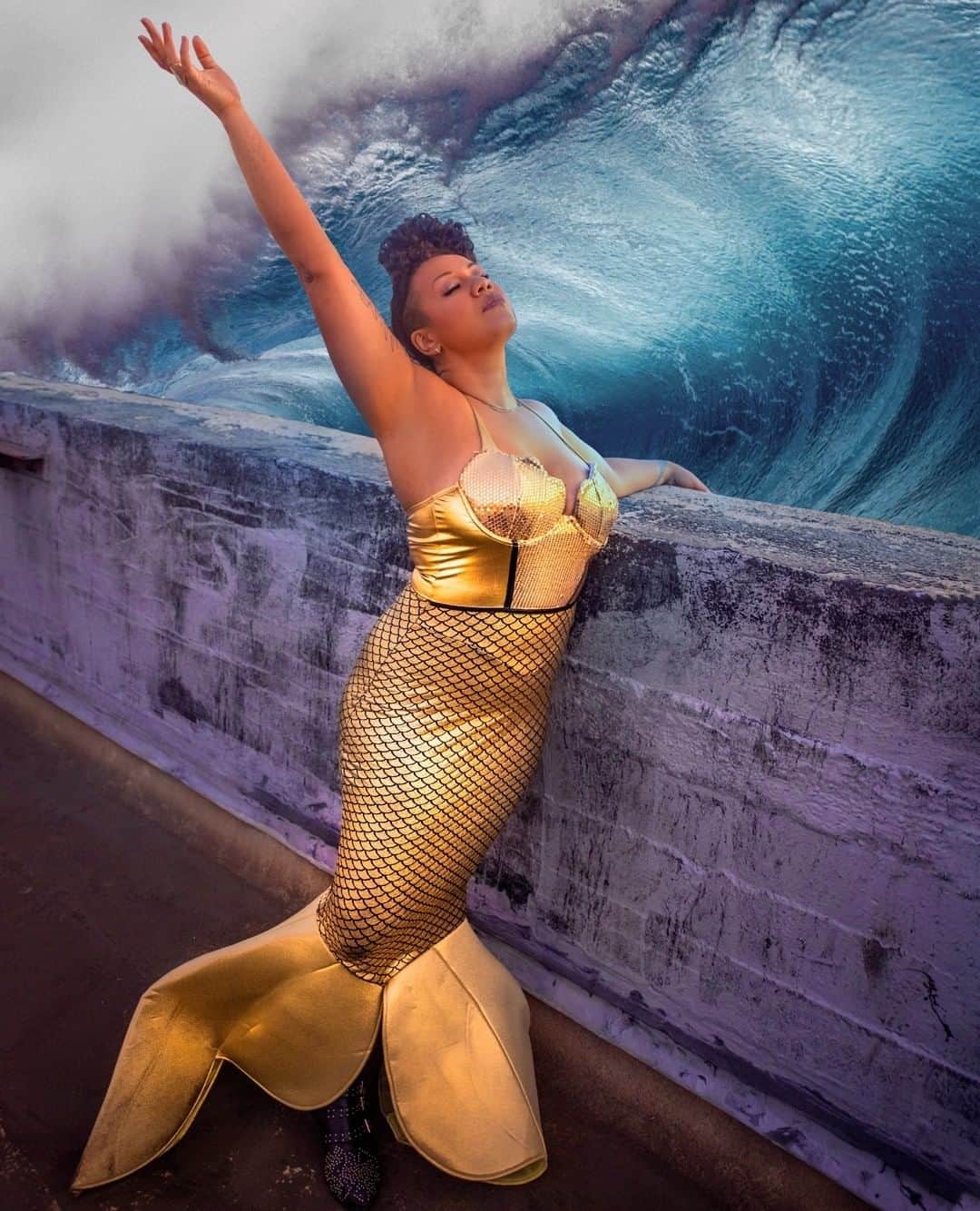 レッグアベニューさんのインスタグラム写真 - (レッグアベニューInstagram)「Make a splash as a Golden Glimmer Mermaid! 🌊🧜🏻‍♀️⁠ ⁠ ⁠ ⁠ ⁠ ⁠ ⁠ ⁠ ⁠ ⁠ ⁠ ⁠ #legavenue #2019costumecollection #lizzierose  #goldenglimmermermaid #fairytalesandfantasy⁠ #halterdress #sequinunderwirebodice #mermaid #shimmerfoilscaleskirt #foamfintail #costumes #mystical #couplescostumes #halloweenfun #worksafecostume #queenvibes #royallooks  #groupcostumes #couplecostume  #halloweeen2019 #spookyseason #legavenuecostumes⁠ #wcw #womancrushwednesday #humpday #legavenuecostumes ⁠ ⁠」10月17日 6時35分 - legavenue
