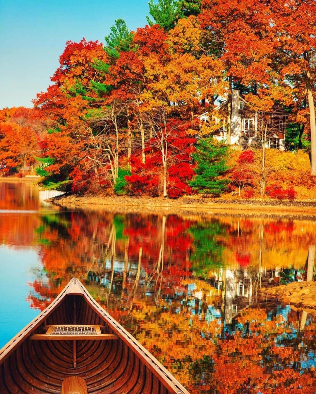 Wonderful Placesさんのインスタグラム写真 - (Wonderful PlacesInstagram)「Fall in Vermont is simply magical ✨🍁🍁🍁✨ . Pictures by ✨✨@kjp✨✨ #wonderful_places for a feature ❤️」10月17日 6時35分 - wonderful_places