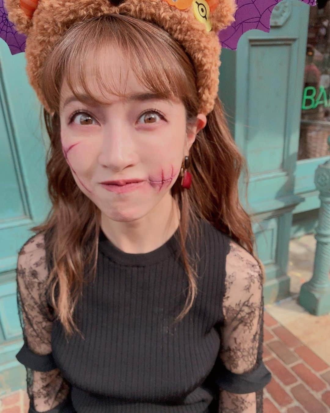 舟山久美子（くみっきー）さんのインスタグラム写真 - (舟山久美子（くみっきー）Instagram)「ハロウィン🎃イベントします！！👻 . 『私が編集長を務めるWeb マガジン　Bloomeeeの会員限定でハロウィンパーティーやりますよー👻💋 詳細はBloomeee内で告知しておりますので、是非チェックしてください💗 . ストーリーに飛びやすいようにURL貼っておきますね🧸💐 https://girlsbookstand.jp/login?url=/magazine/top/kumikofunayama . さっ！今日も朝からがんばろー💗 #bloomeee #webmagazine #会員様限定 #ハロウィン #ハロウィンイベント」10月17日 7時19分 - kumikofunayama